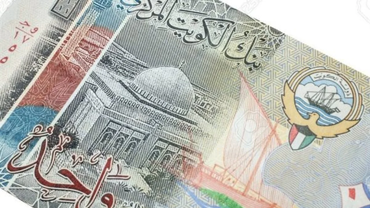 تحرك جديد في سعر الدينار الكويتي أمام الجنيه المصري خلال تعاملات اليوم